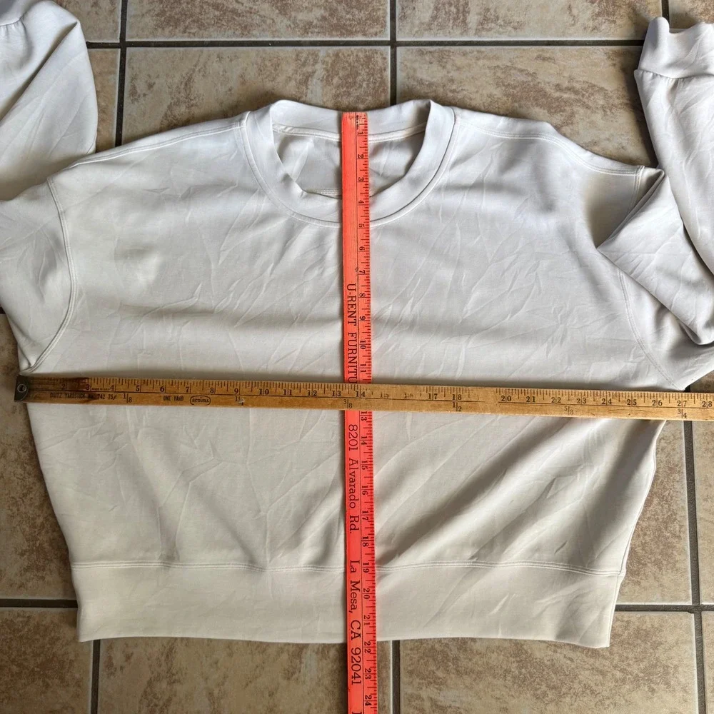 Lululemon Softstreme Perfectly Oversized Cropped Crew Size 10 Cream‎